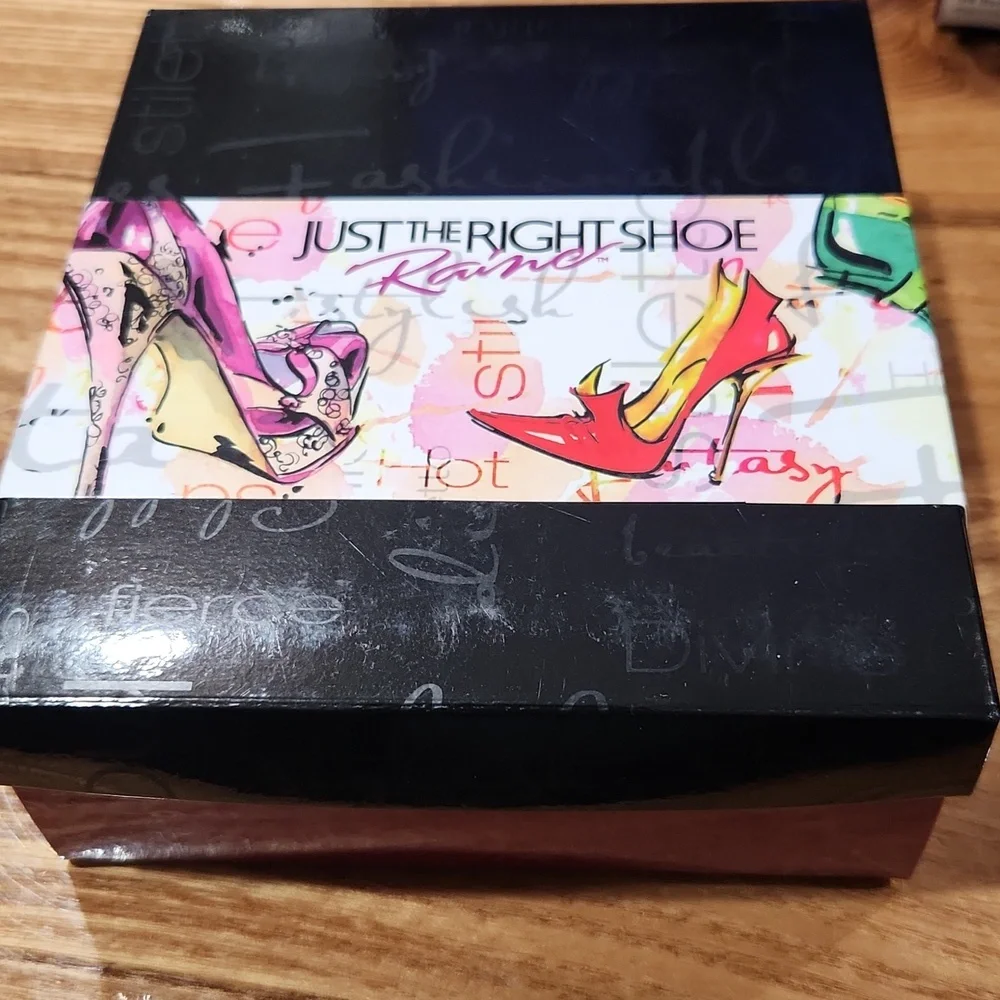 Just The Right Shoe Collectibles - Picture 3 of 3